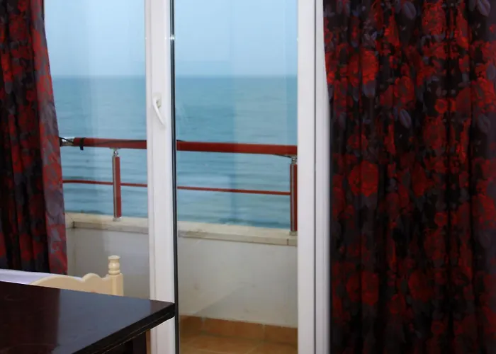 Amazing Sea View Couette-café Durrës